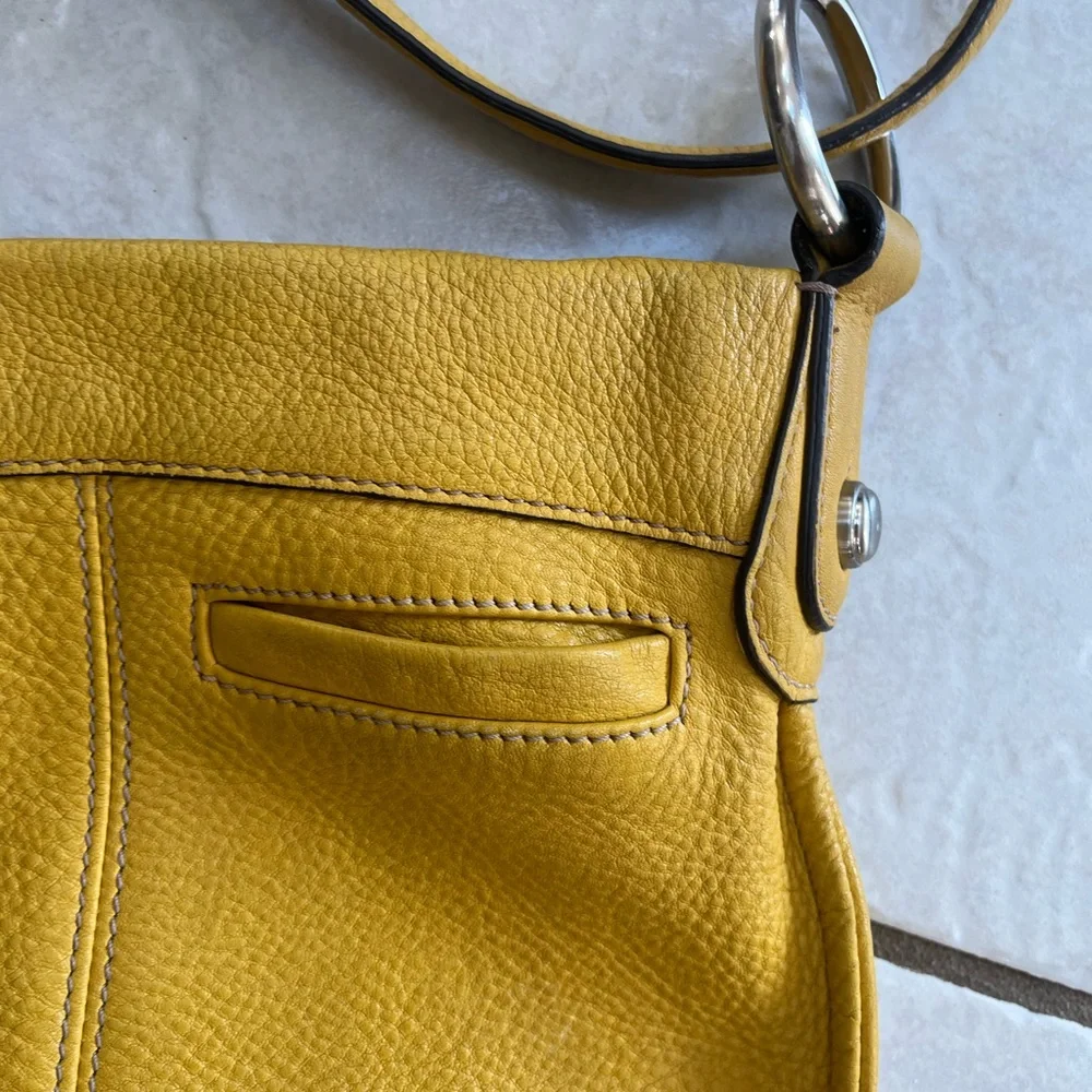 B Makowsky gold/yellow purse. - Picture 2 of 7
